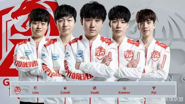 单板滑雪——全国残特奥会：男子障碍追逐赛况.